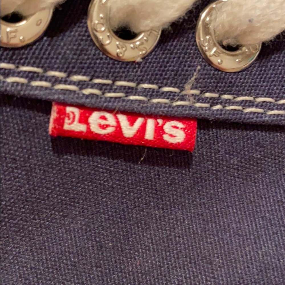 Women's Levi's Canvas Low-Top Sneakers size 9 - Picture 8 of 8